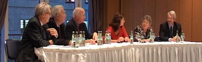 Roundtable of IEA honorary members (from left to right): Tjeerd Plomp, Neville Postlethwaite, David Robitaille, Christiane Brusselmans-Dehairs, Judith Torney-Purta, Alejandro Tiana.